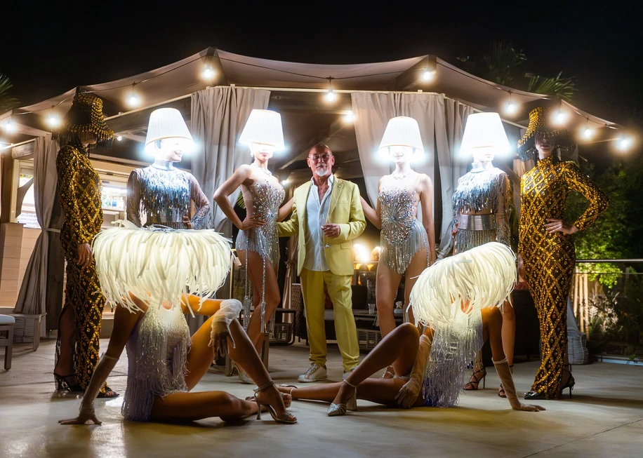 Abatjour Oro 2 50 50 – accoglienza Abat-jour BGlare Performers