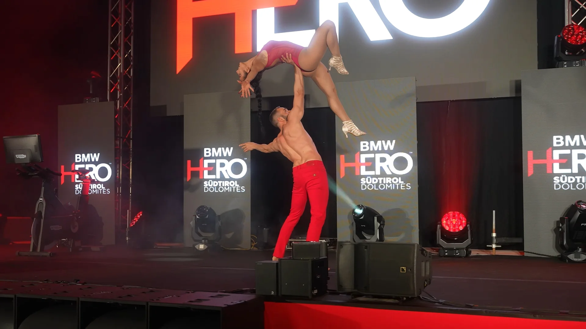 ACRO DUO — spettacoli e accoglienza BGlare Performers
