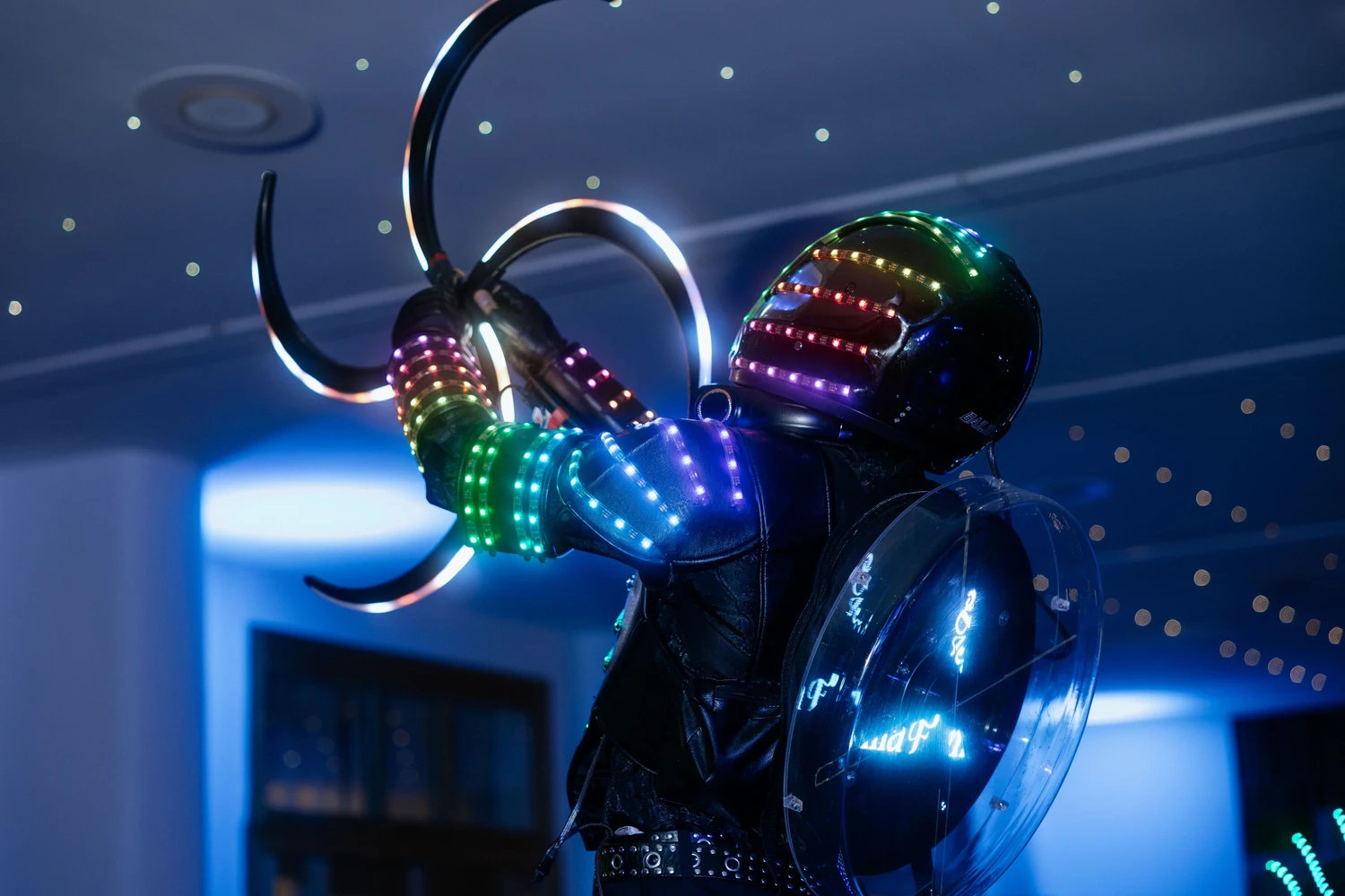Trampoliere Robot LED di BGlare Performers durante un evento — foto 8