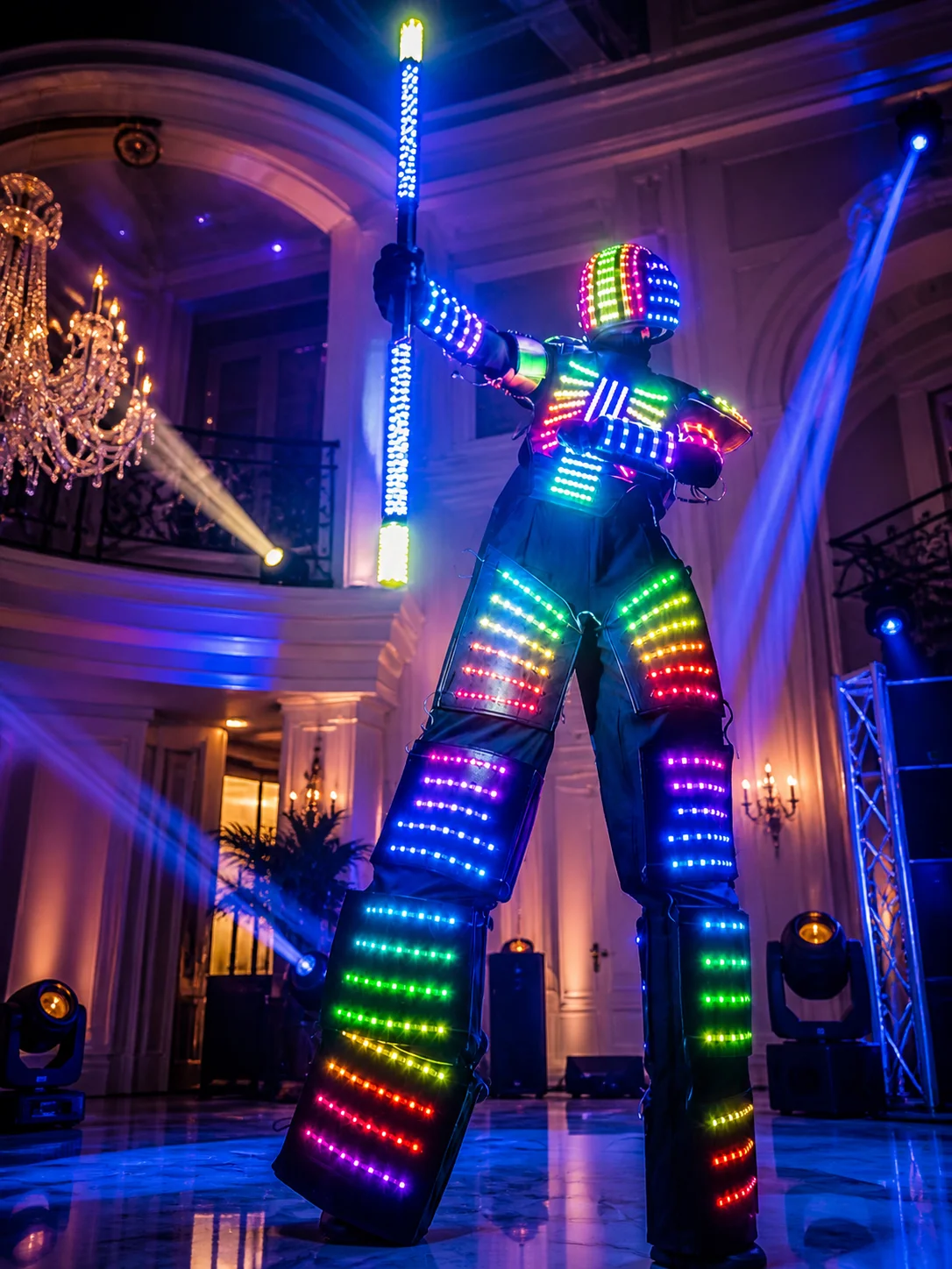 Trampoliere Robot LED di BGlare Performers durante un evento — foto 6